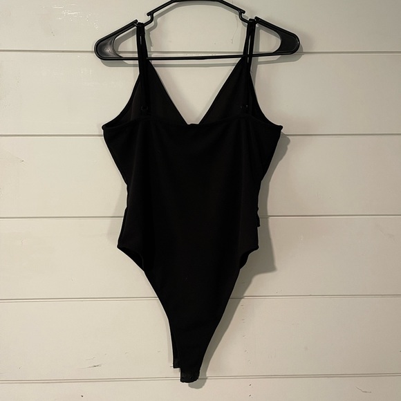 Super cute black bodysuit size Large - Picture 5 of 9